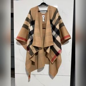 Burberry Reversible Cashmere Cape